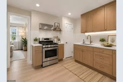 366 7th Ave W, Newark, NJ 07107 - Photo 10