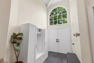 25 Fells Manor Rd, Caldwell, NJ 07006 - Photo 2