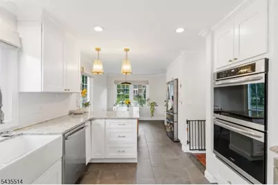 25 Fells Manor Rd, Caldwell, NJ 07006 - Photo 14