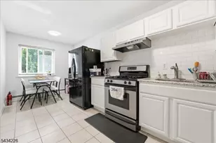 18 Lake Ave, East Brunswick Township, NJ 08816 - Photo 2