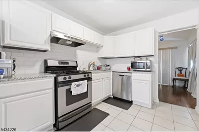 18 Lake Ave, East Brunswick Township, NJ 08816 - Photo 4