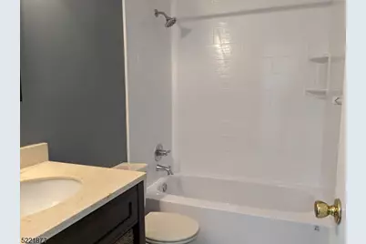 604 Almond Ct, Raritan Township, NJ 08822 - Photo 10