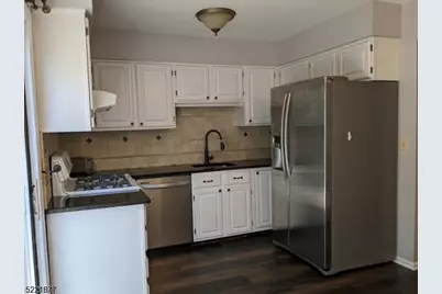 604 Almond Ct, Raritan Township, NJ 08822 - Photo 8