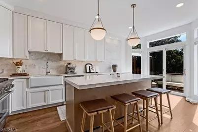 41 Chestnut Ct, Cedar Grove, NJ 07009 - Photo 4