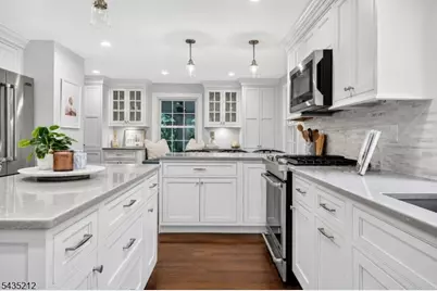 15 Afterglow Ave, Verona, NJ 07044 - Photo 14