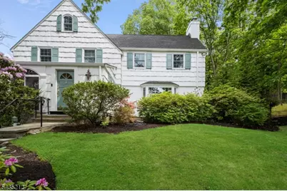 15 Afterglow Ave, Verona, NJ 07044 - Photo 2