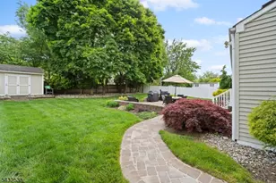 31 Middle Hill Rd, Woodbridge Township, NJ 07067 - Photo 6
