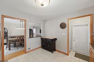 31 Middle Hill Rd, Woodbridge Township, NJ 07067 - Photo 14
