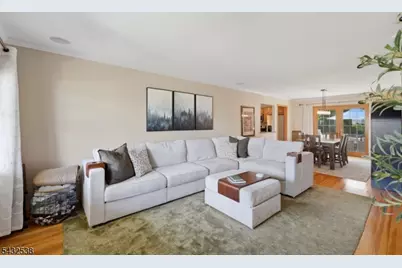 31 Middle Hill Rd, Woodbridge Township, NJ 07067 - Photo 6