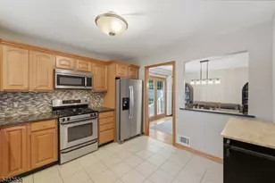 31 Middle Hill Rd, Woodbridge Township, NJ 07067 - Photo 12