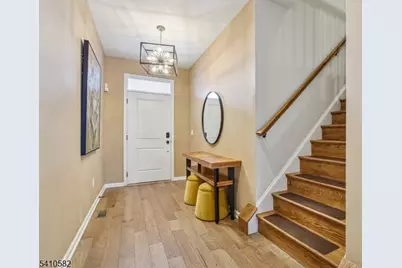 26 Wisteria Ct, Monroe Township, NJ 08831 - Photo 4