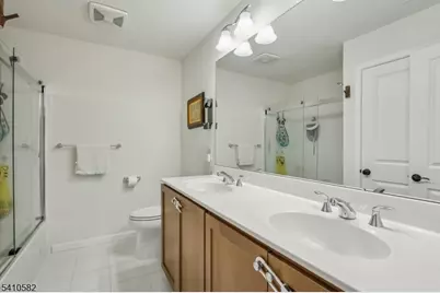 26 Wisteria Ct, Monroe Township, NJ 08831 - Photo 18