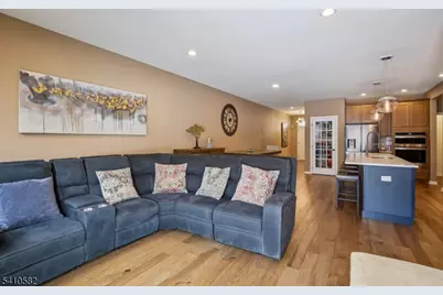 26 Wisteria Ct, Monroe Township, NJ 08831 - Photo 8