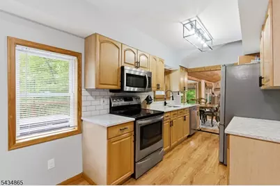 158 Glenside Trl, Byram Township, NJ 07871 - Photo 12
