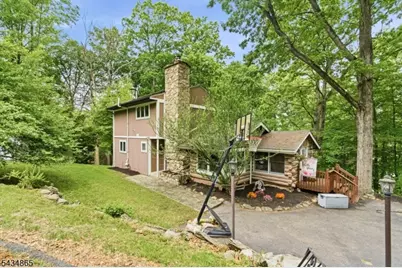 158 Glenside Trl, Byram Township, NJ 07871 - Photo 2