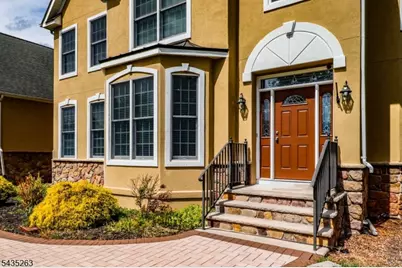 2 Brenner Ct, Franklin Township, NJ 08873 - Photo 2
