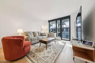 160 1st St Unit, Jersey City, NJ 07302 - Photo 2