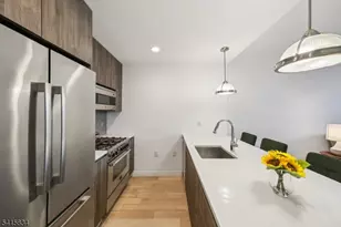 160 1st St Unit, Jersey City, NJ 07302 - Photo 4