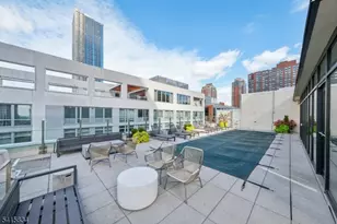 160 1st St Unit, Jersey City, NJ 07302 - Photo 18