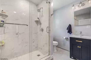 6 Pershing Ct, Ridgefield, NJ 07660 - Photo 10