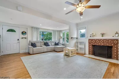 6 Pershing Ct, Ridgefield, NJ 07660 - Photo 2