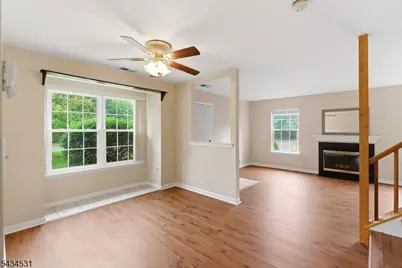 39 Canterbury Cir, Franklin Township, NJ 08873 - Photo 10