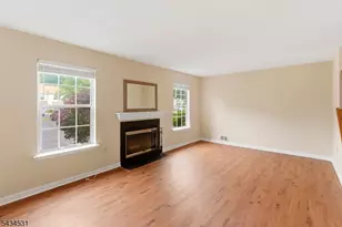 39 Canterbury Cir, Franklin Township, NJ 08873 - Photo 4