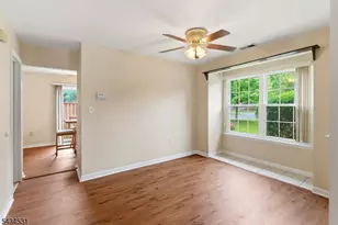 39 Canterbury Cir, Franklin Township, NJ 08873 - Photo 8