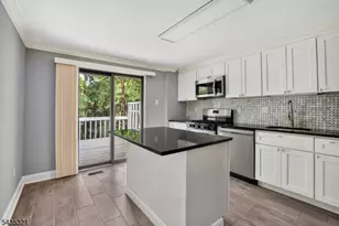 21 Quail Ct, Hardyston Township, NJ 07419 - Photo 4