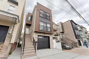 910 Bergen St, Newark, NJ 07112 - Photo 12