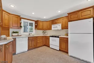 117 Idolstone Ln, Aberdeen Township, NJ 07747 - Photo 14
