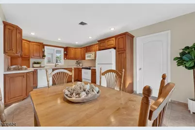 117 Idolstone Ln, Aberdeen Township, NJ 07747 - Photo 18