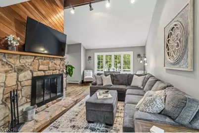 63 Mountainside Dr, Randolph Township, NJ 07869 - Photo 2