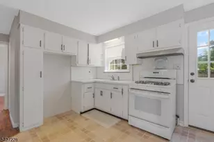 2727 Spruce St, Union Township, NJ 07083 - Photo 10