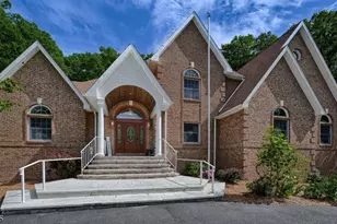 26 Stonehedge Dr, Hardyston Township, NJ 07460 - Photo 2