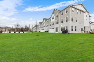 86 Depot Wy, Dunellen, NJ 08812 - Photo 2
