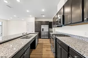 86 Depot Wy, Dunellen, NJ 08812 - Photo 8