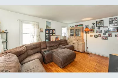 43 Fritz St, Bloomfield, NJ 07003 - Photo 2