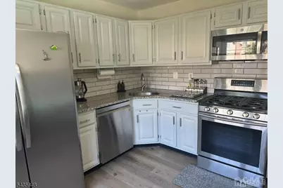 14 Albury Way, North Brunswick Township, NJ 08902 - Photo 2