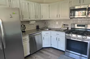 14 Albury Way, North Brunswick Township, NJ 08902 - Photo 2