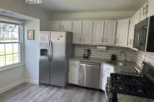 14 Albury Way, North Brunswick Township, NJ 08902 - Photo 2