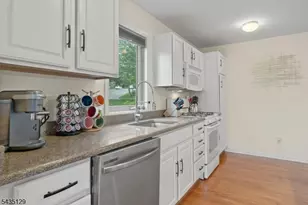 1 Wimbledon Dr, Vernon, NJ 07462 - Photo 14