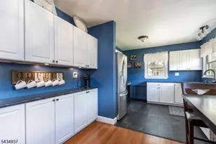 7 West St, Roxbury Township, NJ 07876 - Photo 8