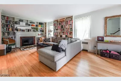 32 Whittier Ter, Bloomfield, NJ 07003 - Photo 2