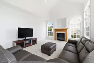 14 Rue Cezanne, Franklin Township, NJ 08873 - Photo 4