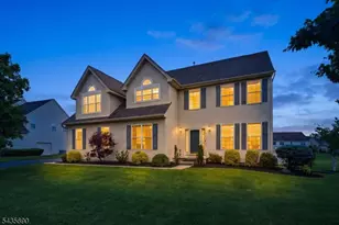 14 Rue Cezanne, Franklin Township, NJ 08873 - Photo 2