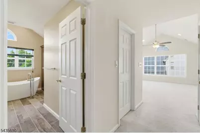 14 Rue Cezanne, Franklin Township, NJ 08873 - Photo 20
