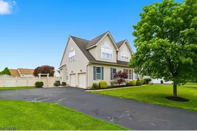 14 Rue Cezanne, Franklin Township, NJ 08873 - Photo 6