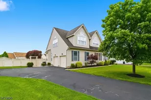 14 Rue Cezanne, Franklin Township, NJ 08873 - Photo 6