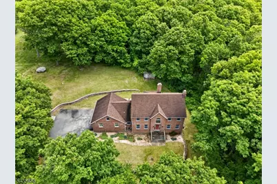 136 Henderson Rd, West Milford Twp., NJ 07460 - Photo 4